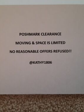 Poshmark Clearance Sign